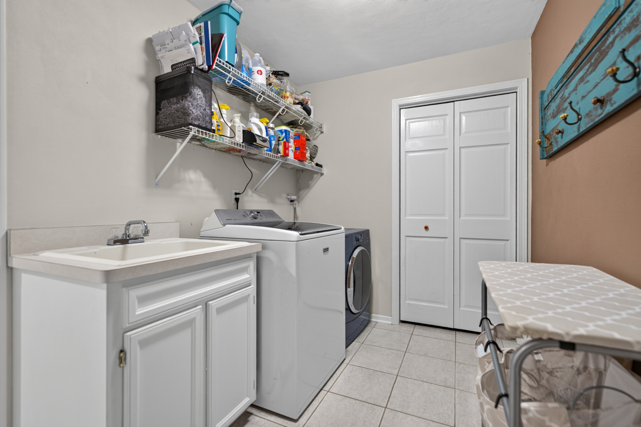 9176 Forest Ridge Drive Property Photo 21