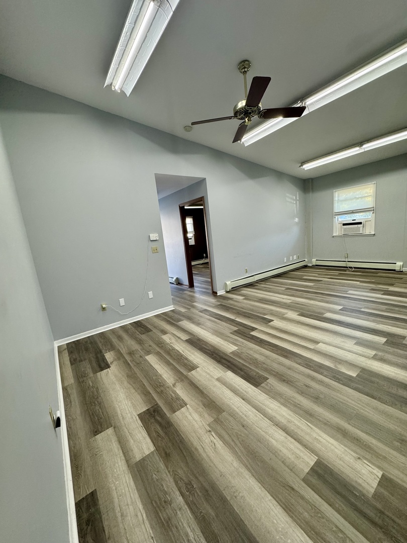 320 E Washington Street Property Photo 8