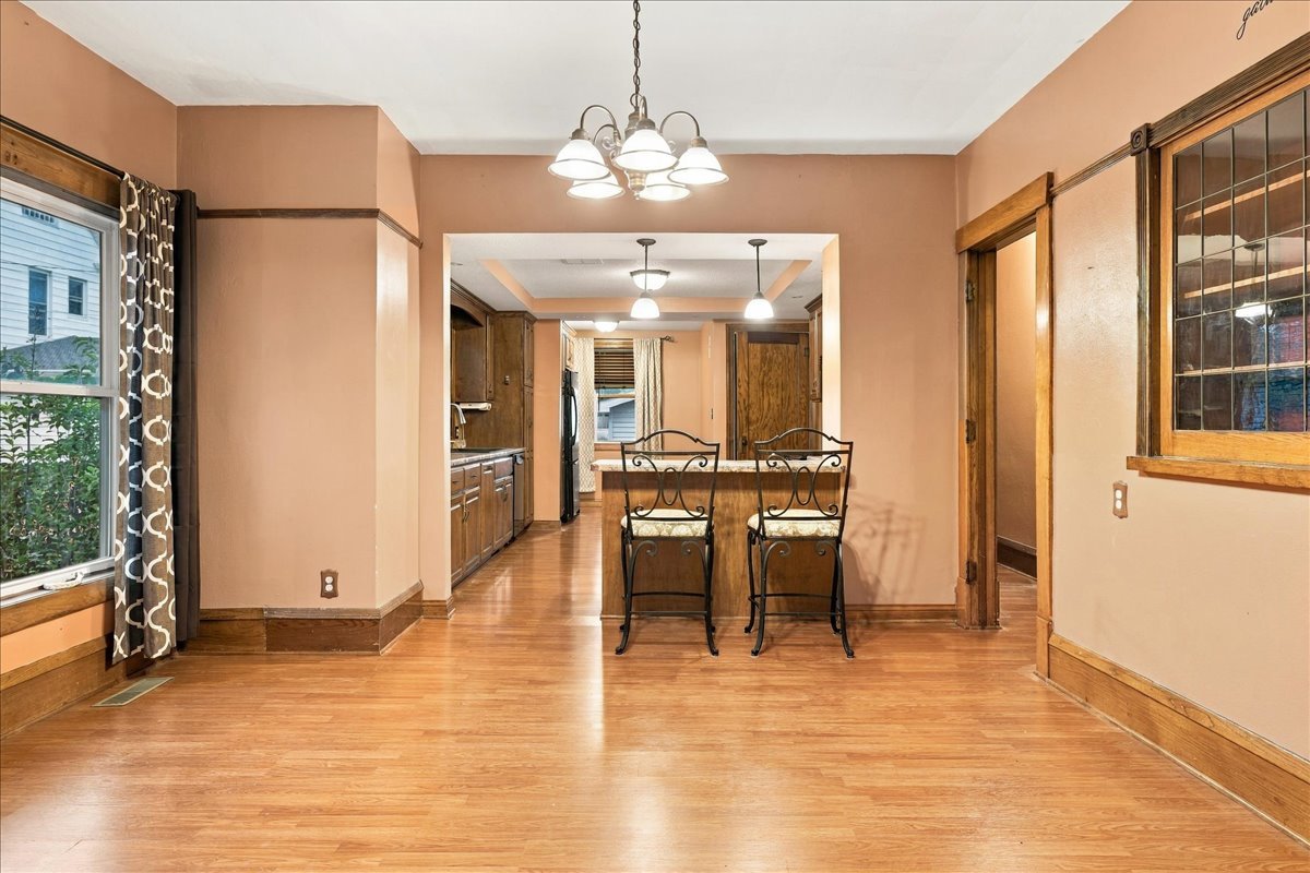 311 E Jefferson Street Property Photo 7