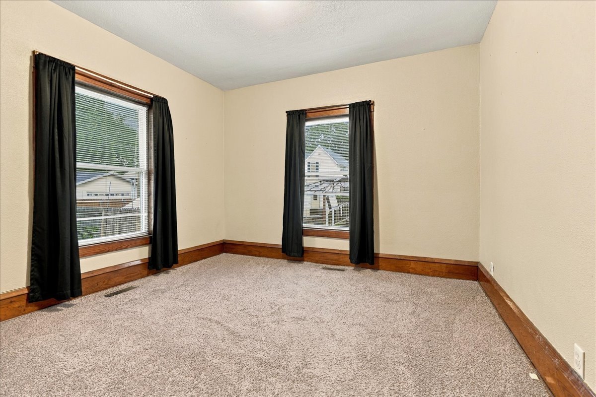 311 E Jefferson Street Property Photo 14
