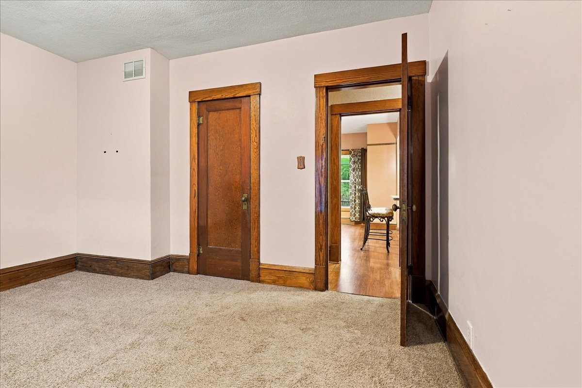 311 E Jefferson Street Property Photo 17