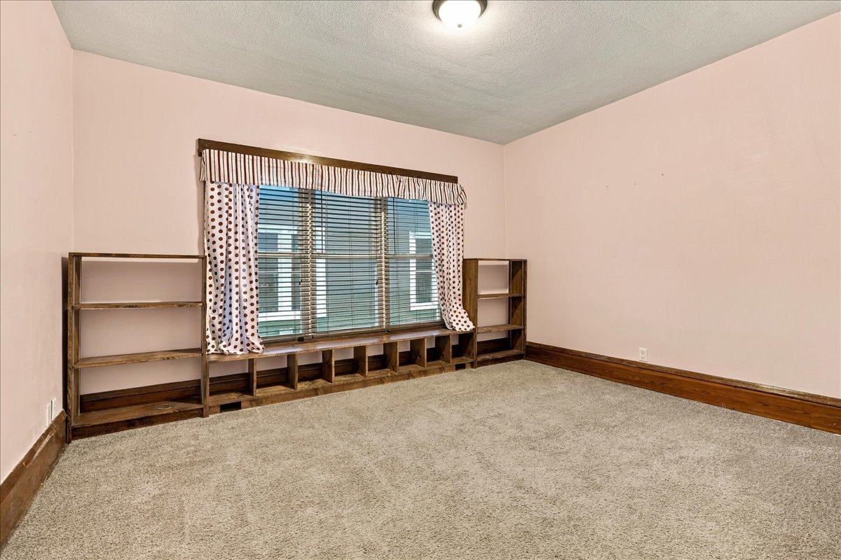 311 E Jefferson Street Property Photo 18
