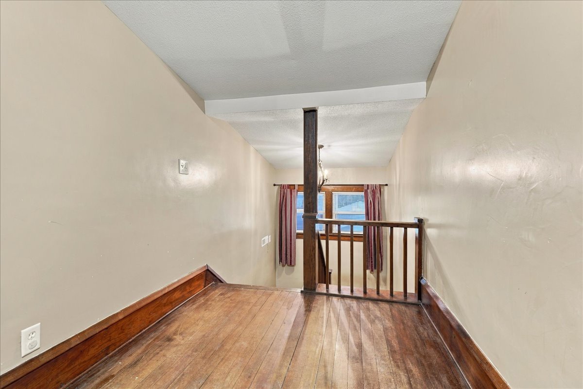 311 E Jefferson Street Property Photo 20