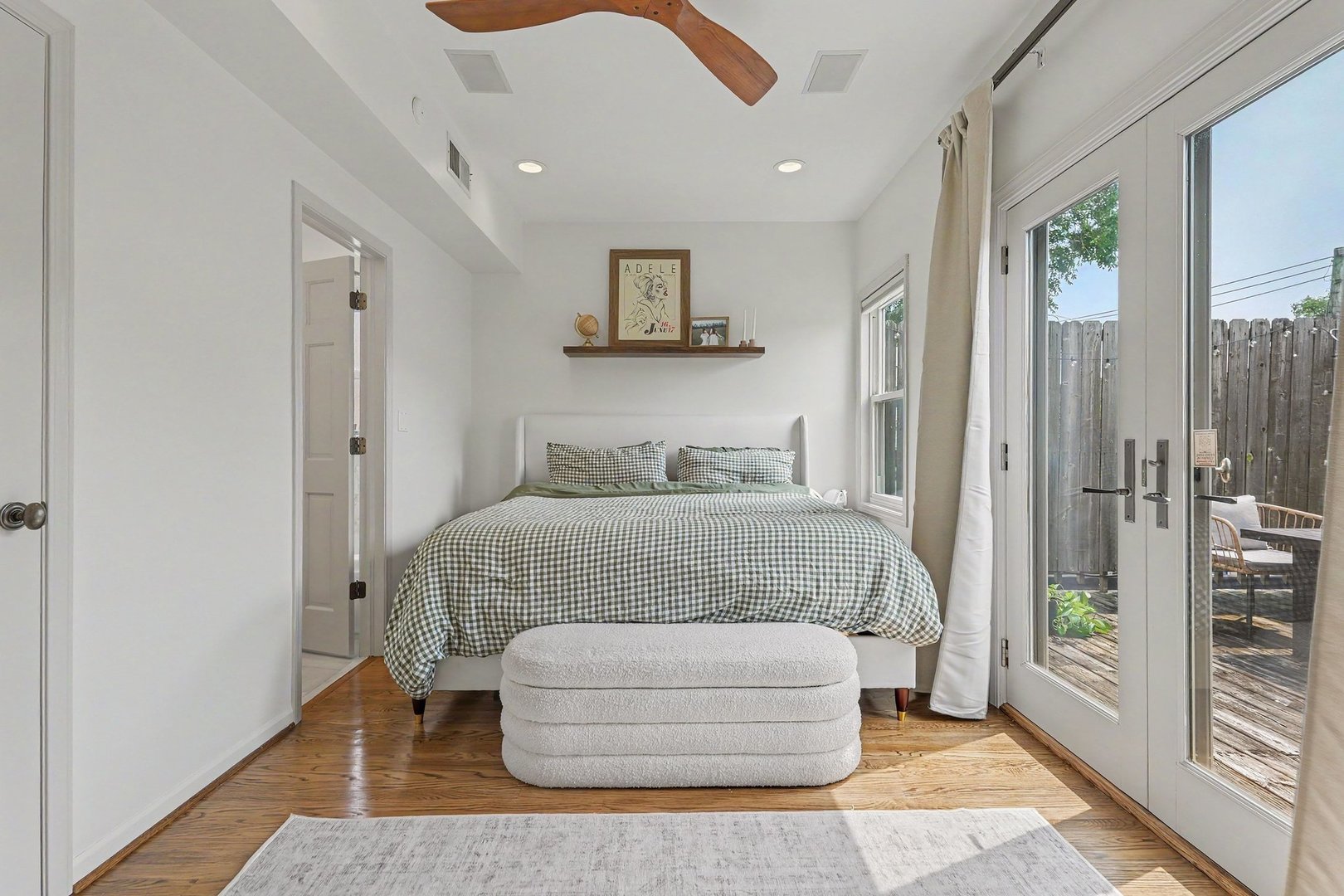 1619 W Hollywood Avenue 3 Property Photo 8