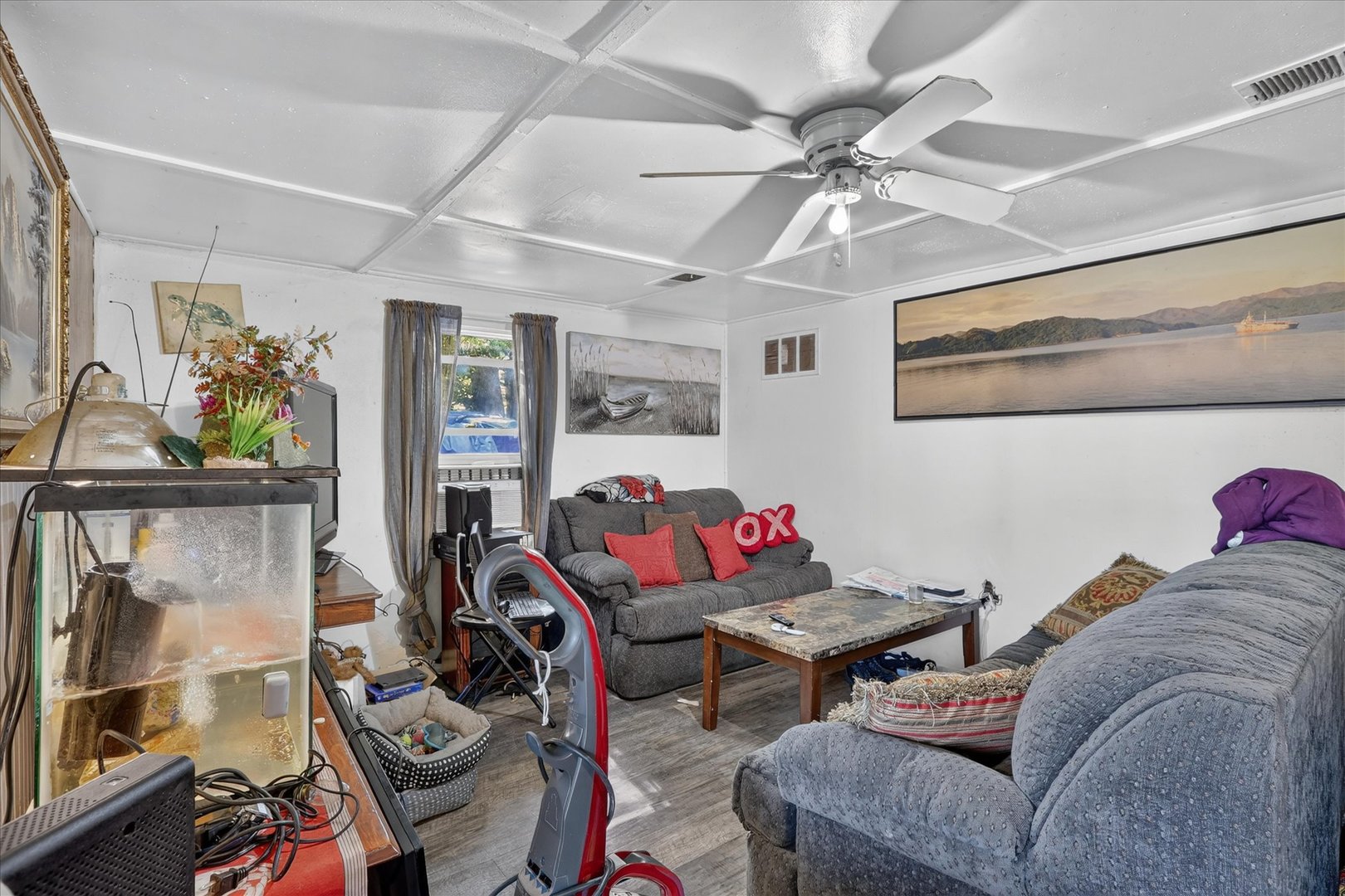 2831 Collins Street Property Photo 2