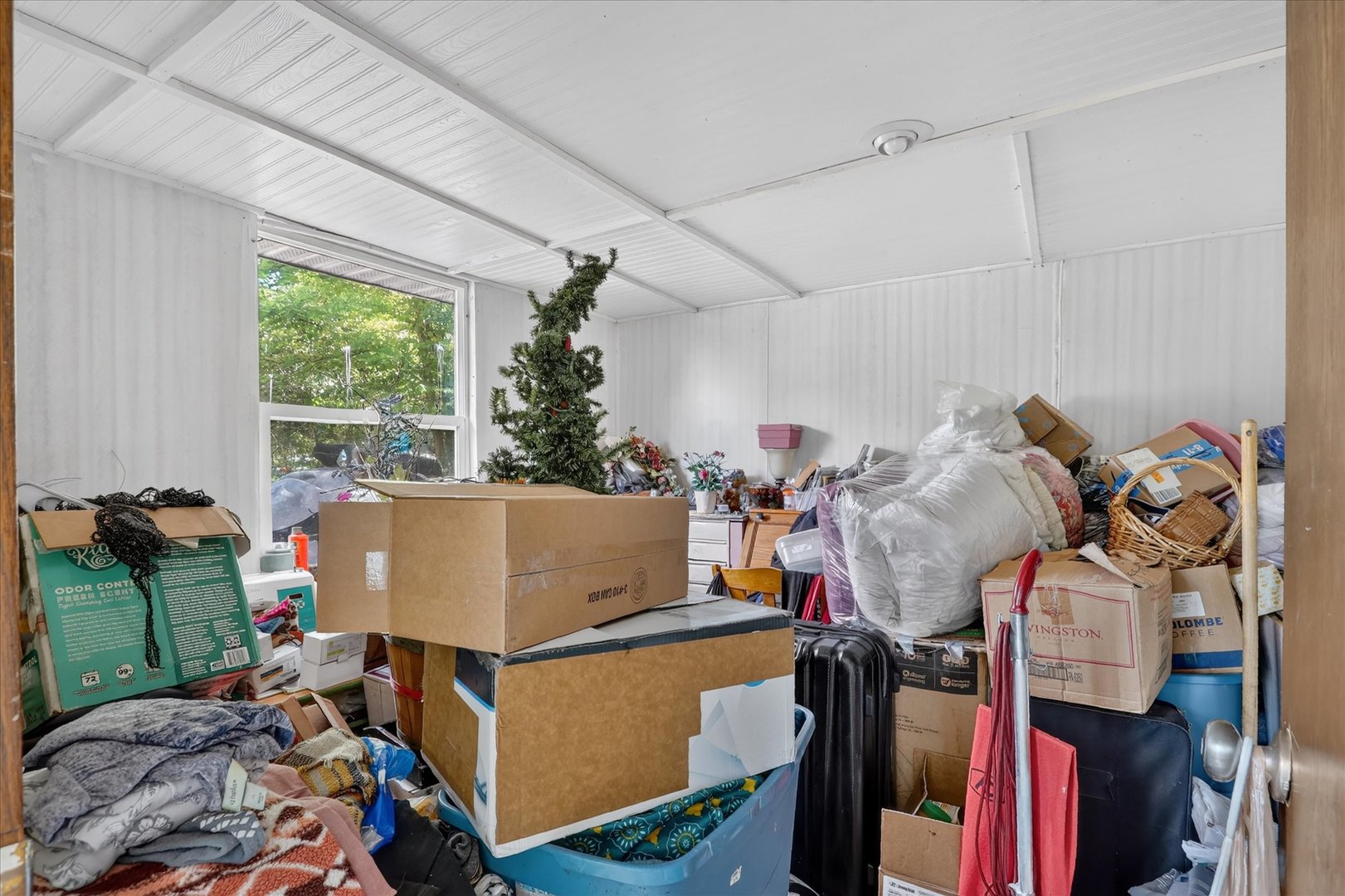 2831 Collins Street Property Photo 9