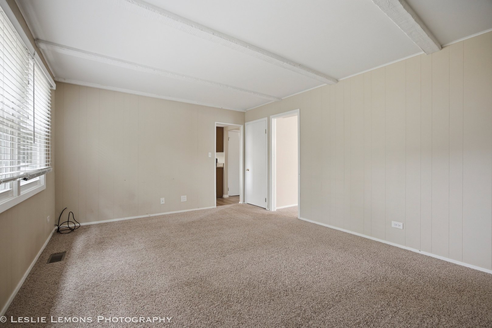 651 Woodhollow Lane Property Photo 9