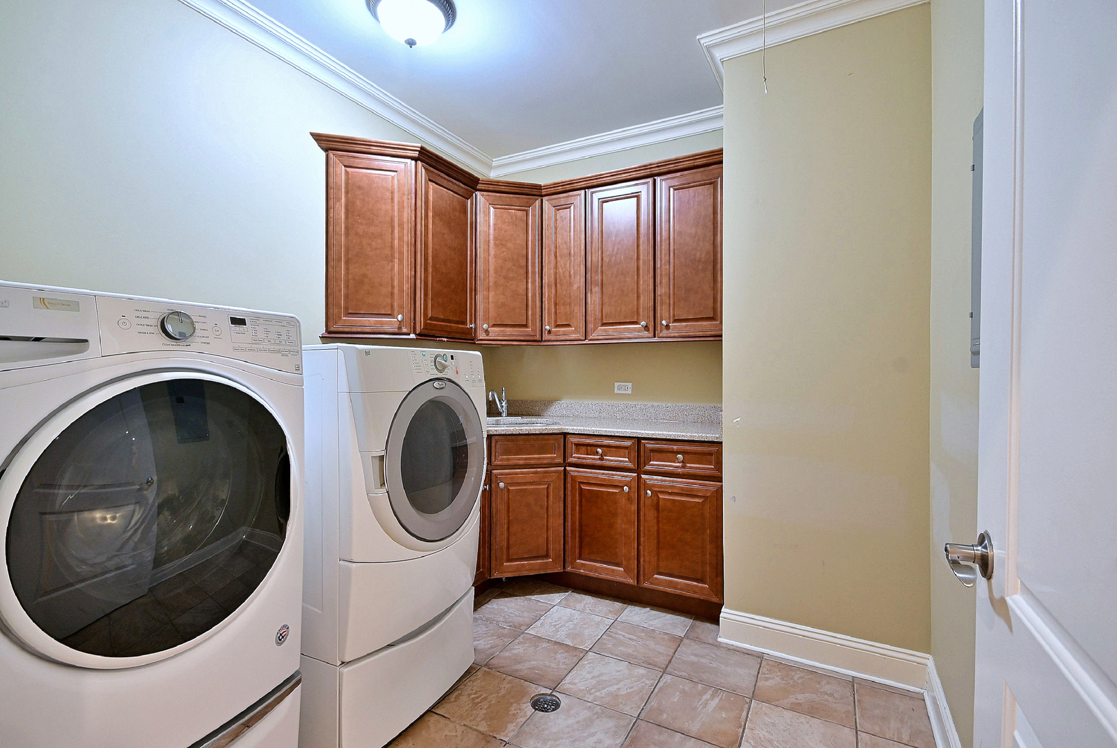 1430 Park Avenue Property Photo 57