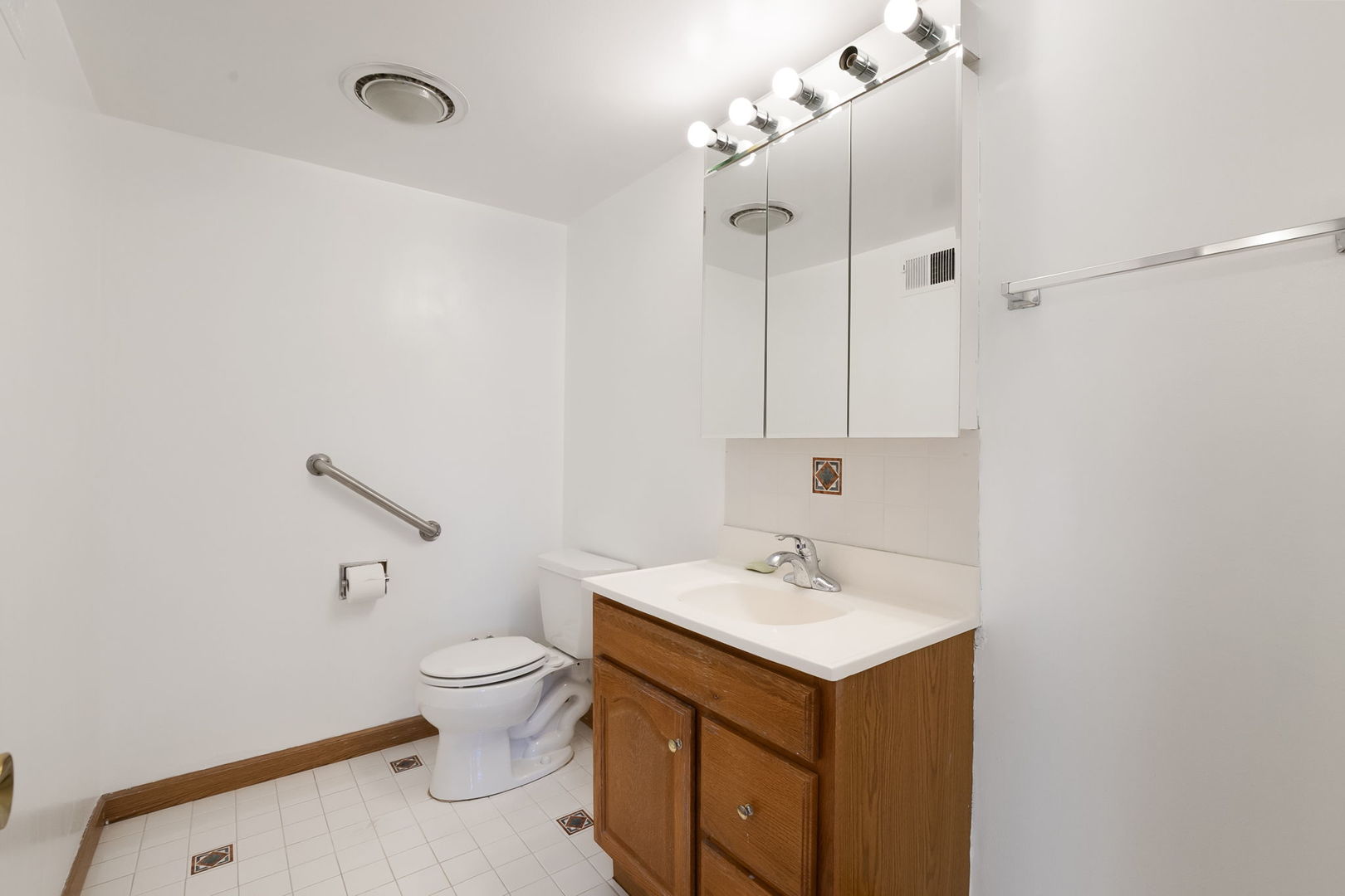 6220 N Ridge Avenue S208 Property Photo 8