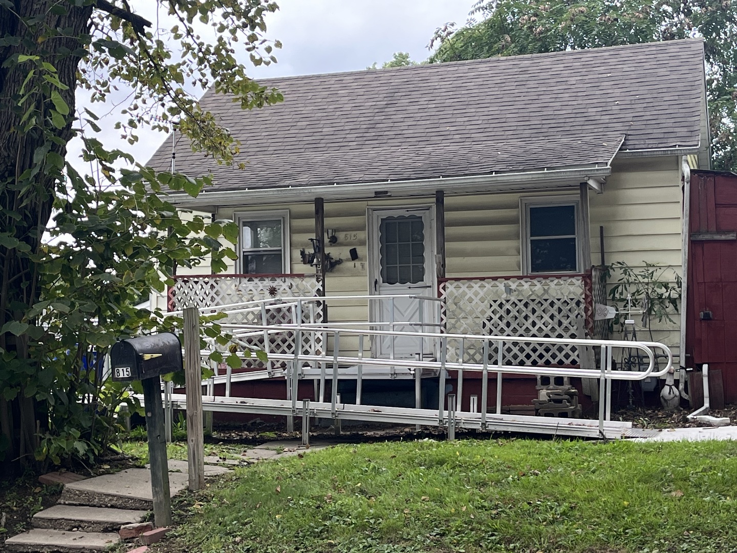 815 N Grace Avenue Property Photo 1