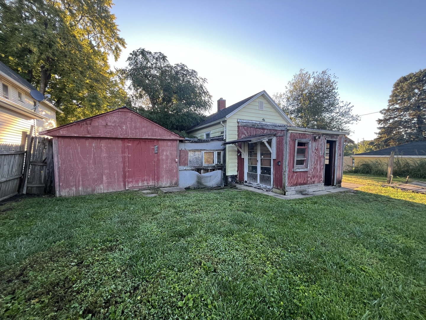 815 N Grace Avenue Property Photo 4
