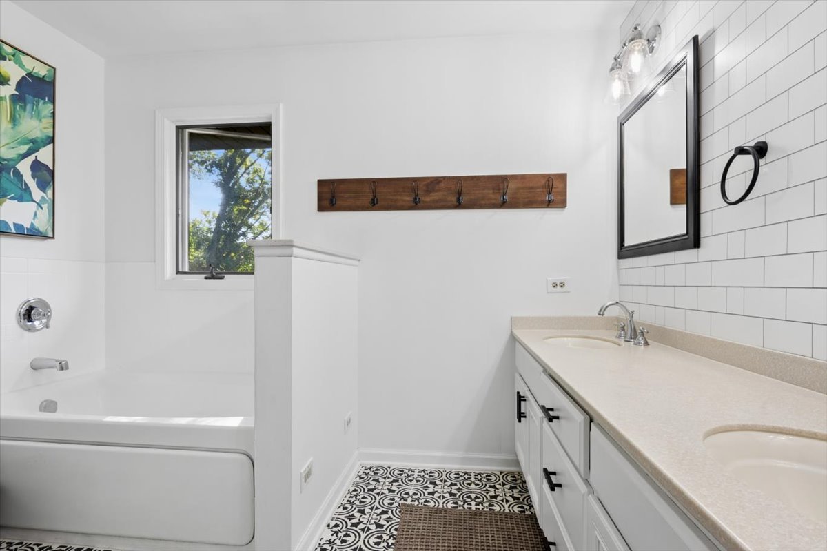 1112 Colgate Court Property Photo 16