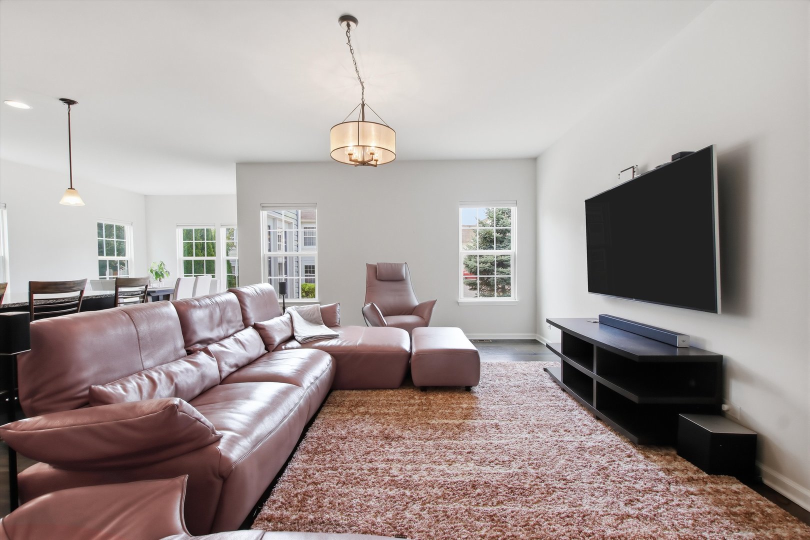 3016 Monterey Lane Property Photo 4
