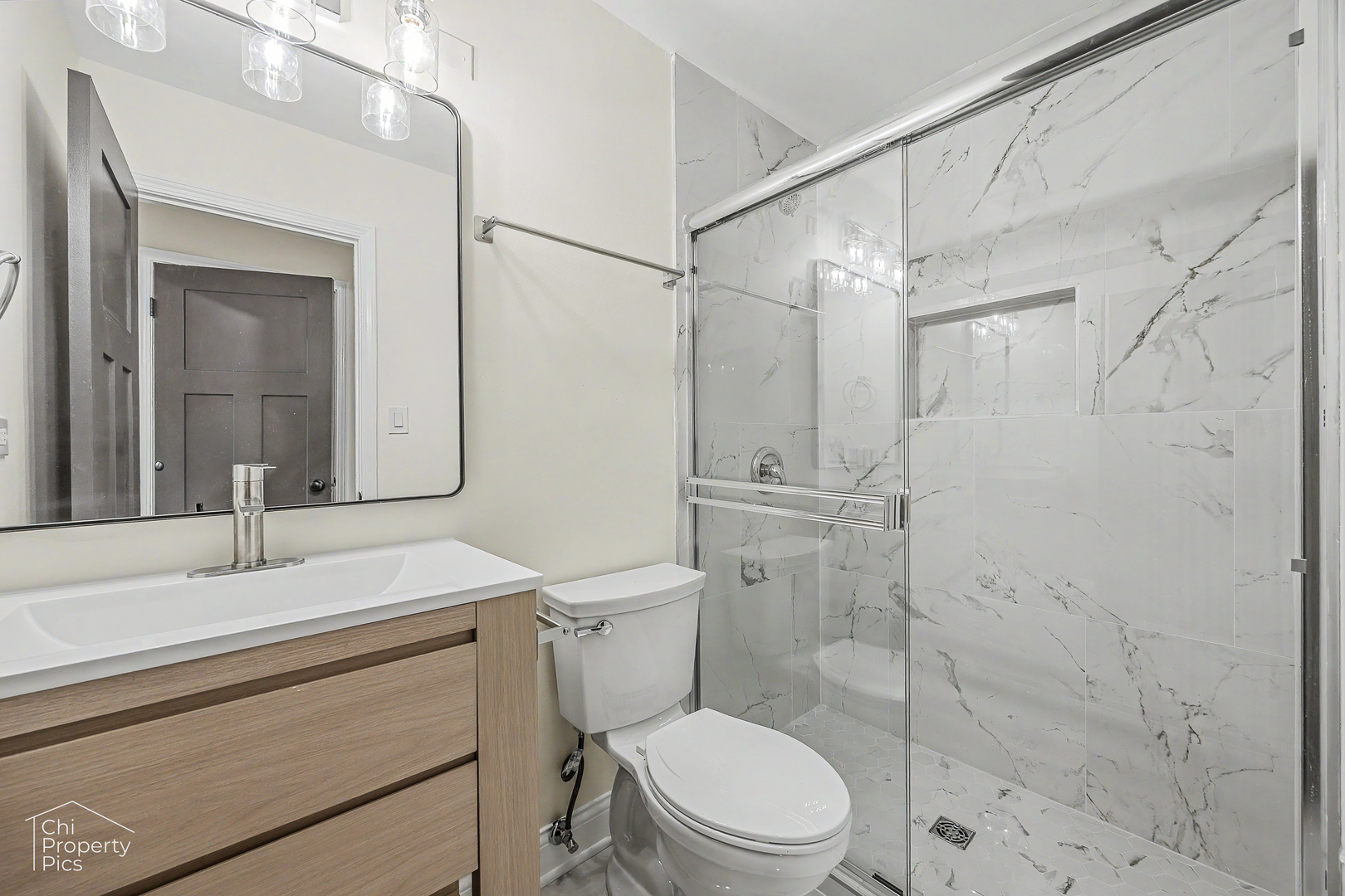 524 Yosemite Court Property Photo 9