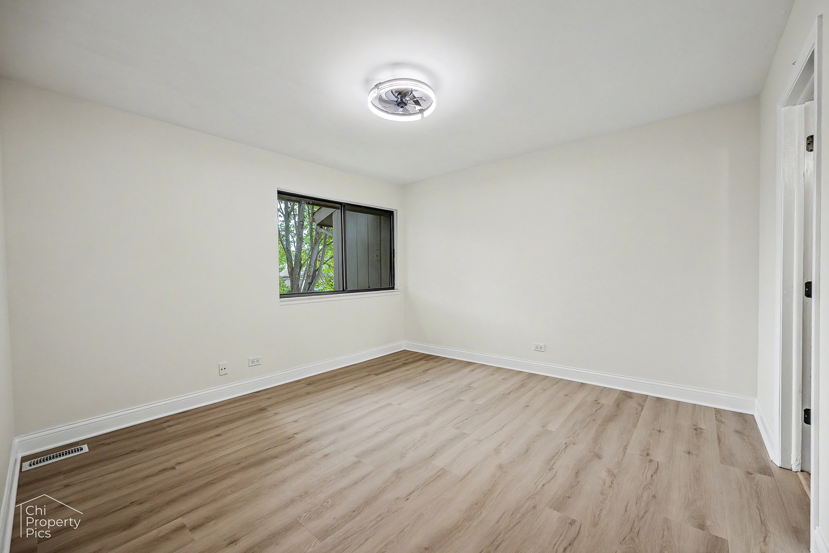 524 Yosemite Court Property Photo 16