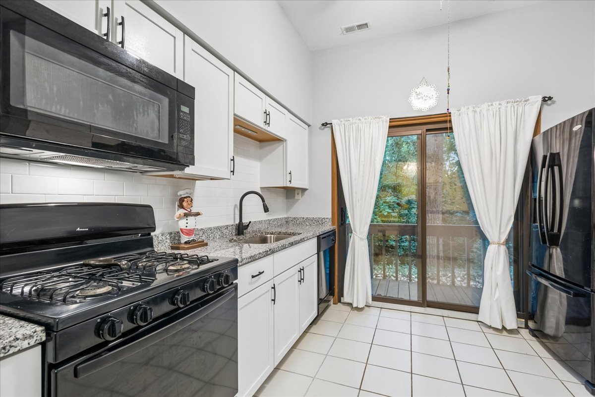 5373 Newport Drive 2-4b Property Photo 5