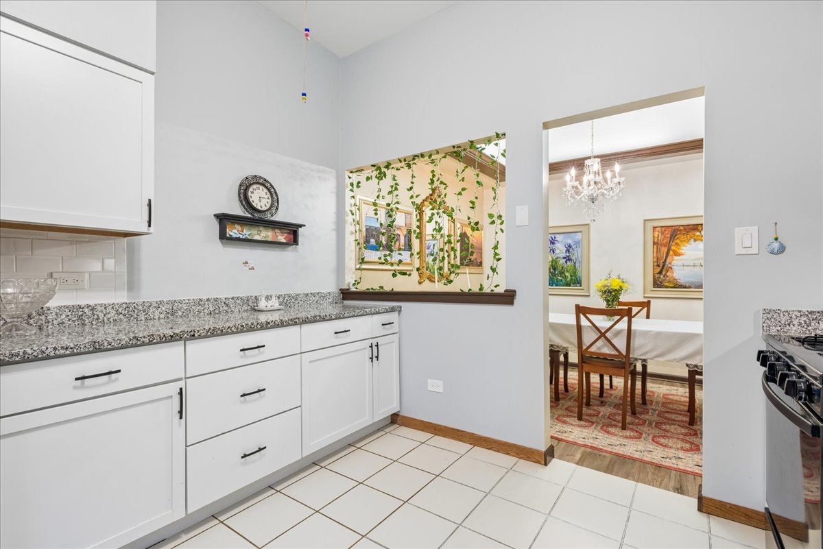 5373 Newport Drive 2-4b Property Photo 6