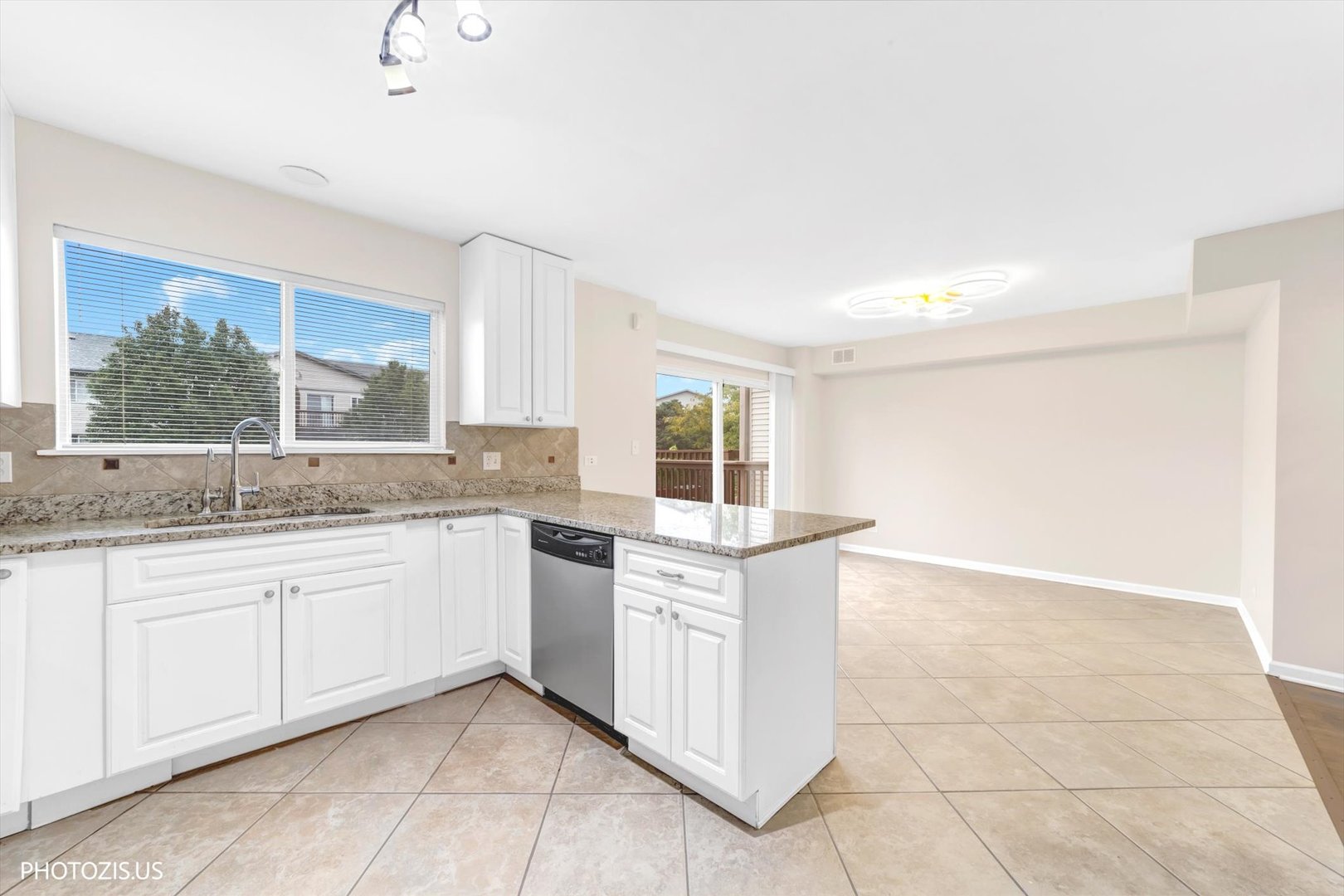 673 E Fountainview Drive 673 Property Photo 10