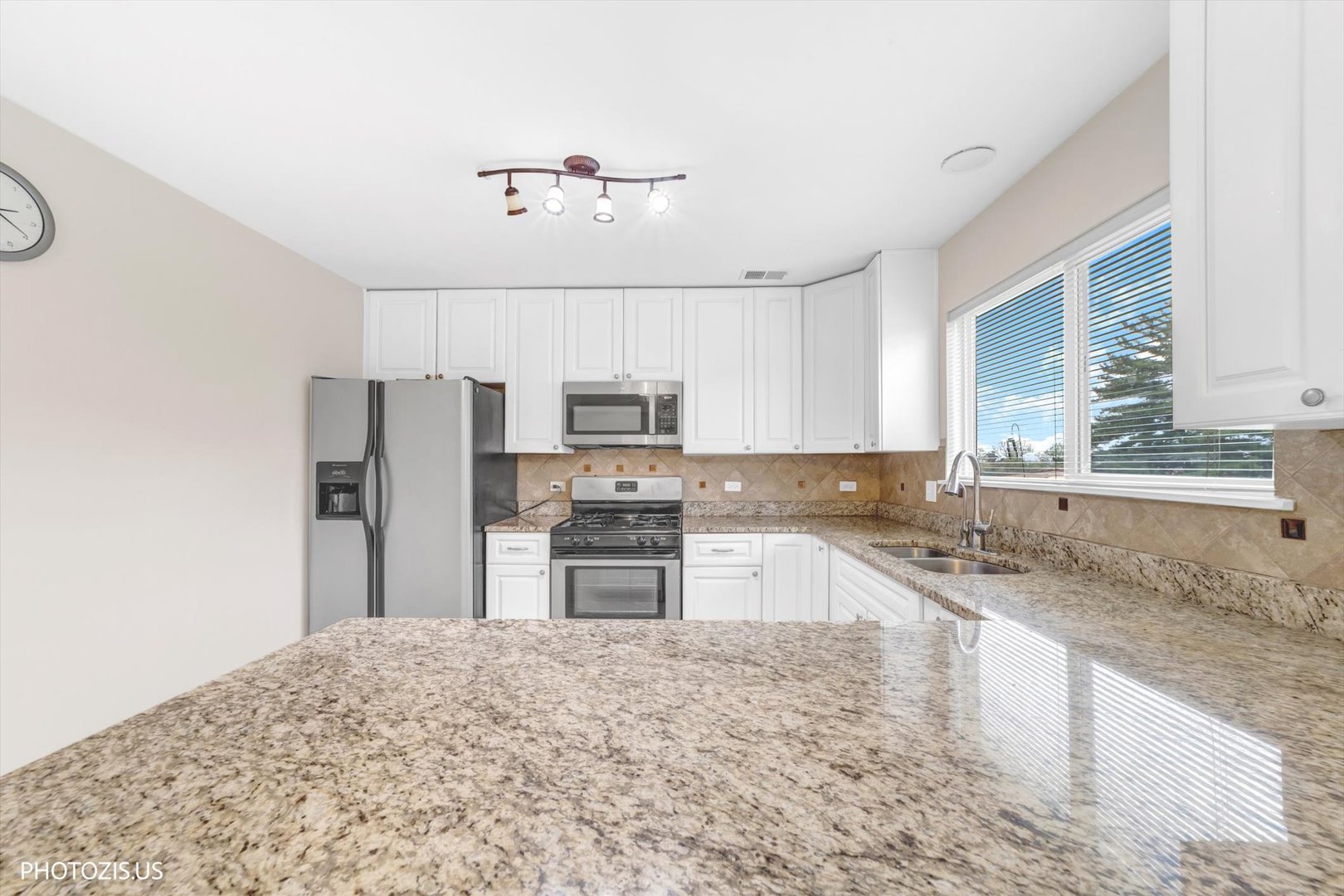 673 E Fountainview Drive 673 Property Photo 11