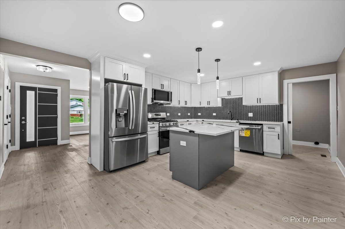 943 Oxford Street Property Photo 2