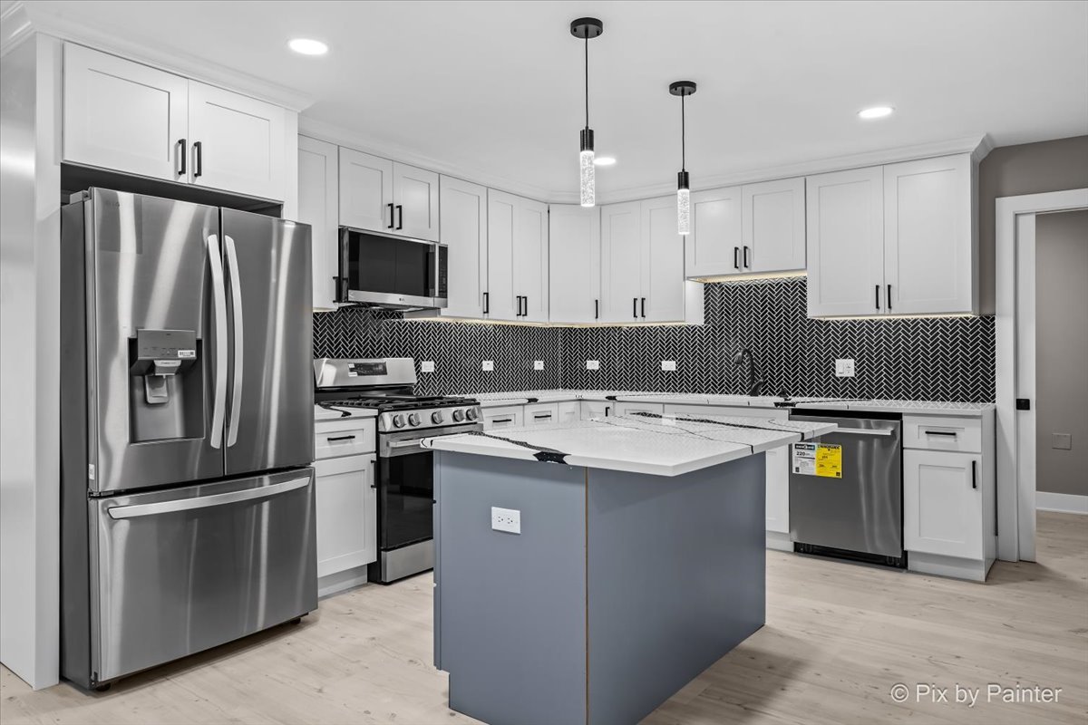 943 Oxford Street Property Photo 3