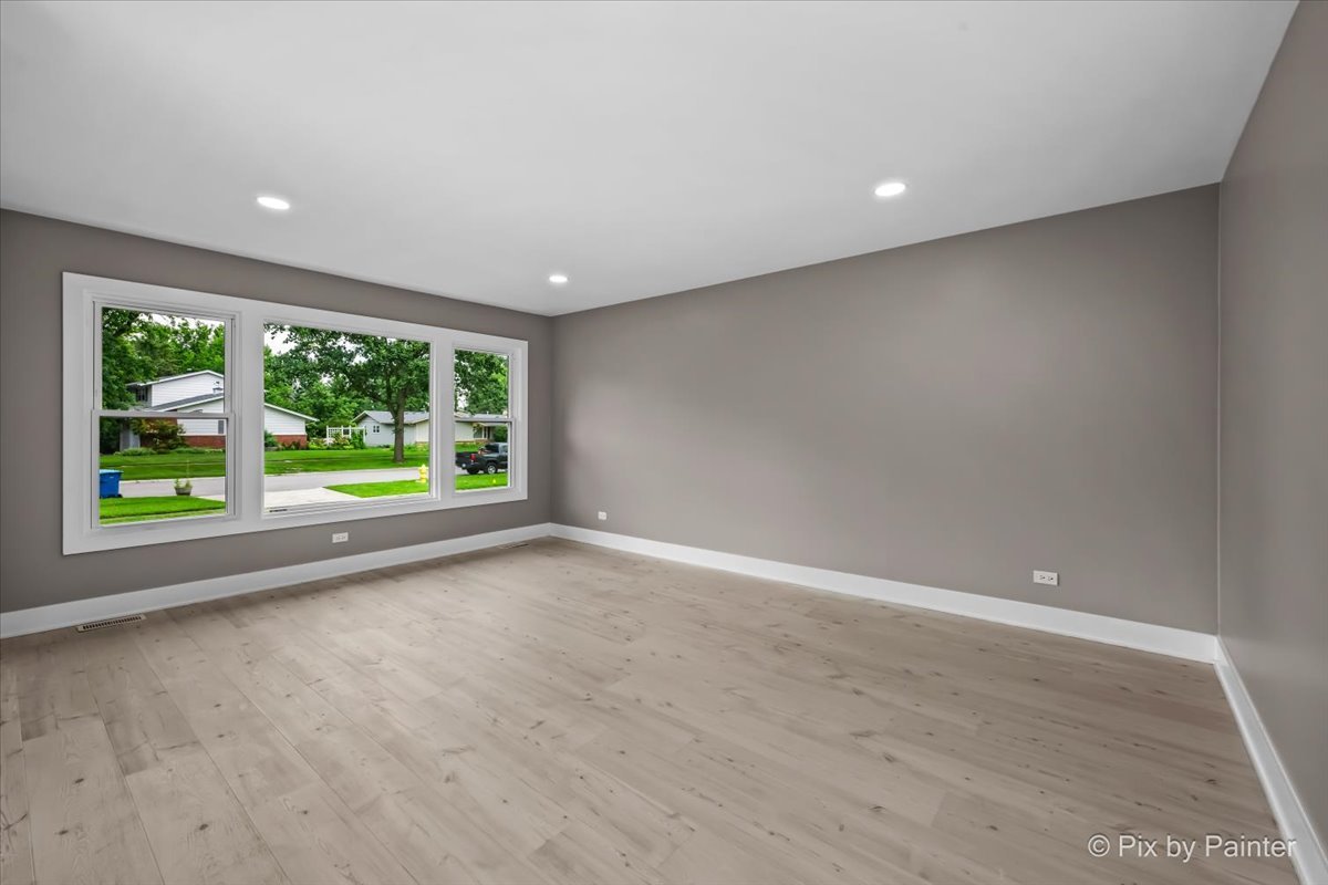 943 Oxford Street Property Photo 5