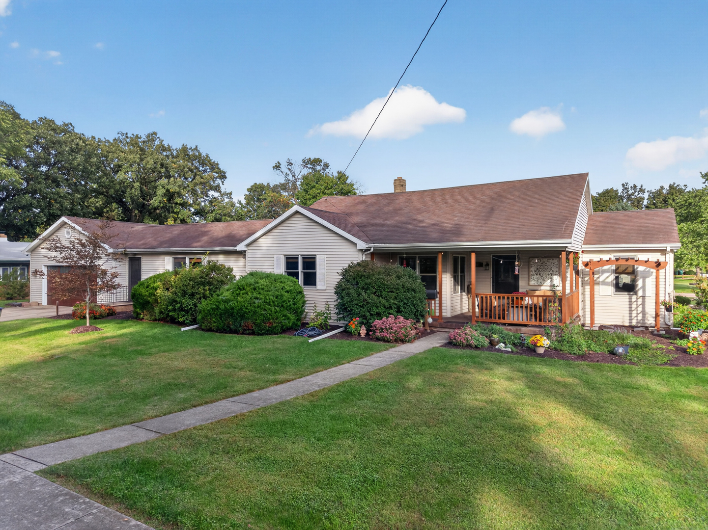 901 Lowden Road Property Photo 2