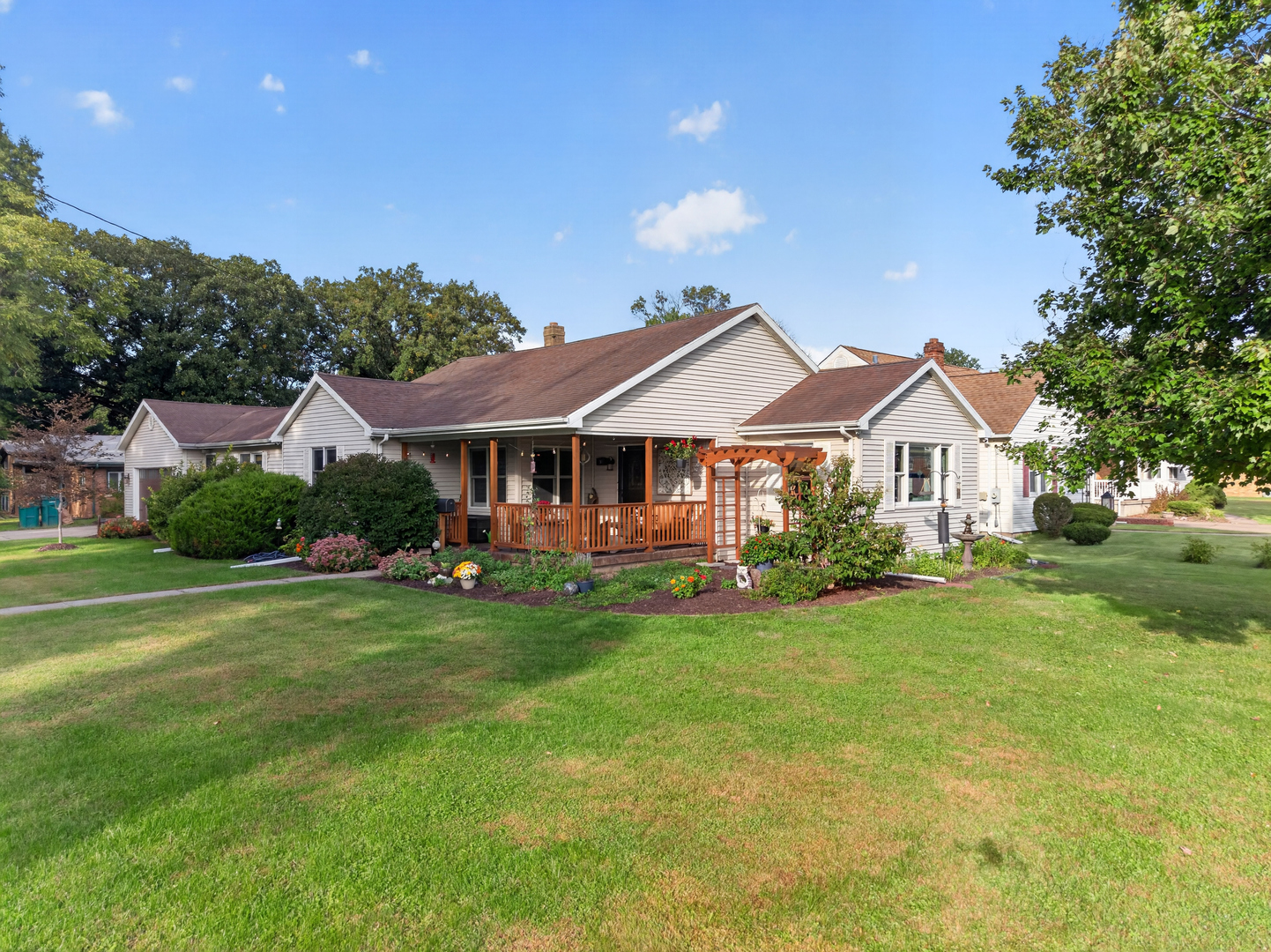 901 Lowden Road Property Photo 3