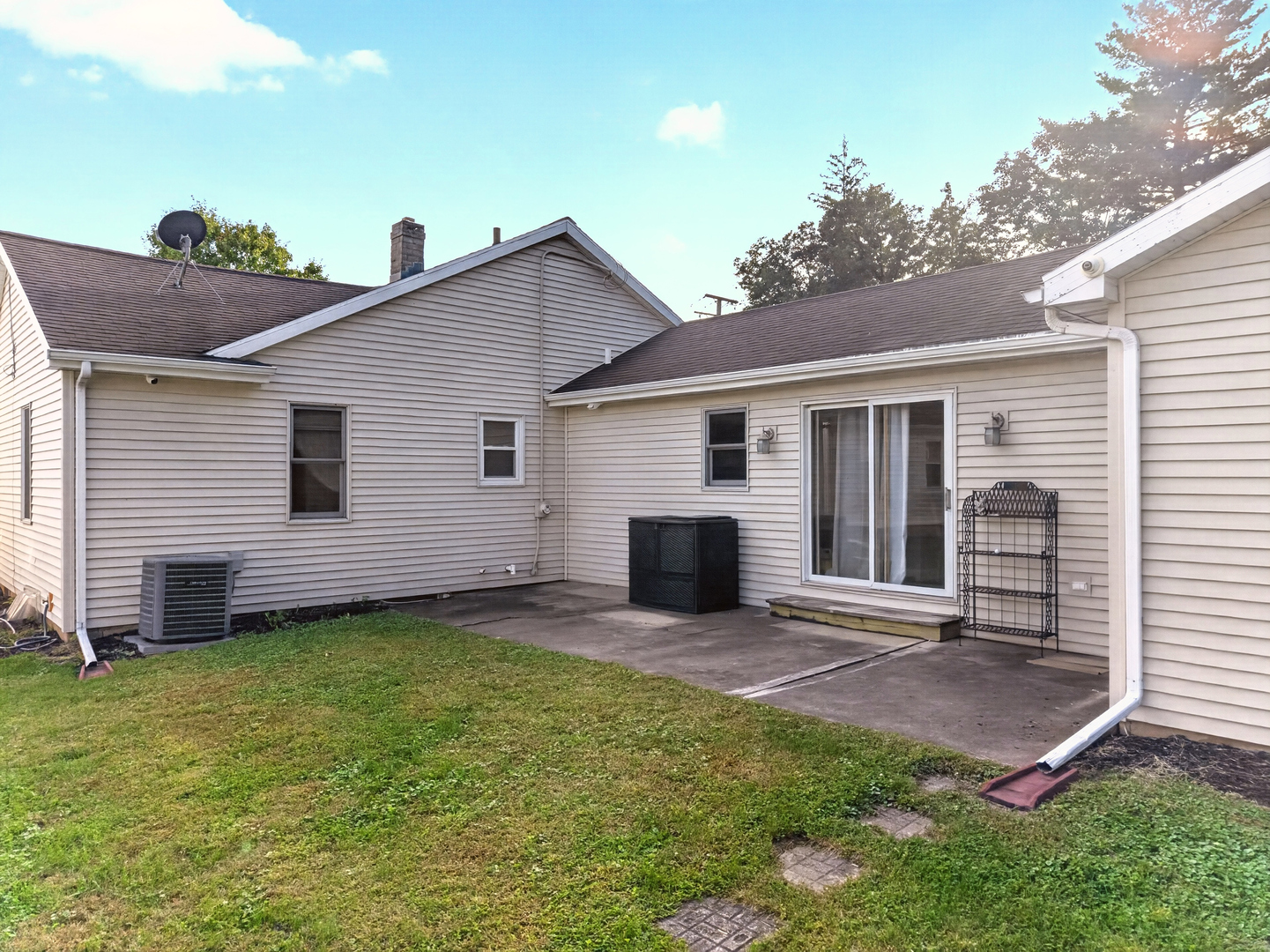 901 Lowden Road Property Photo 5