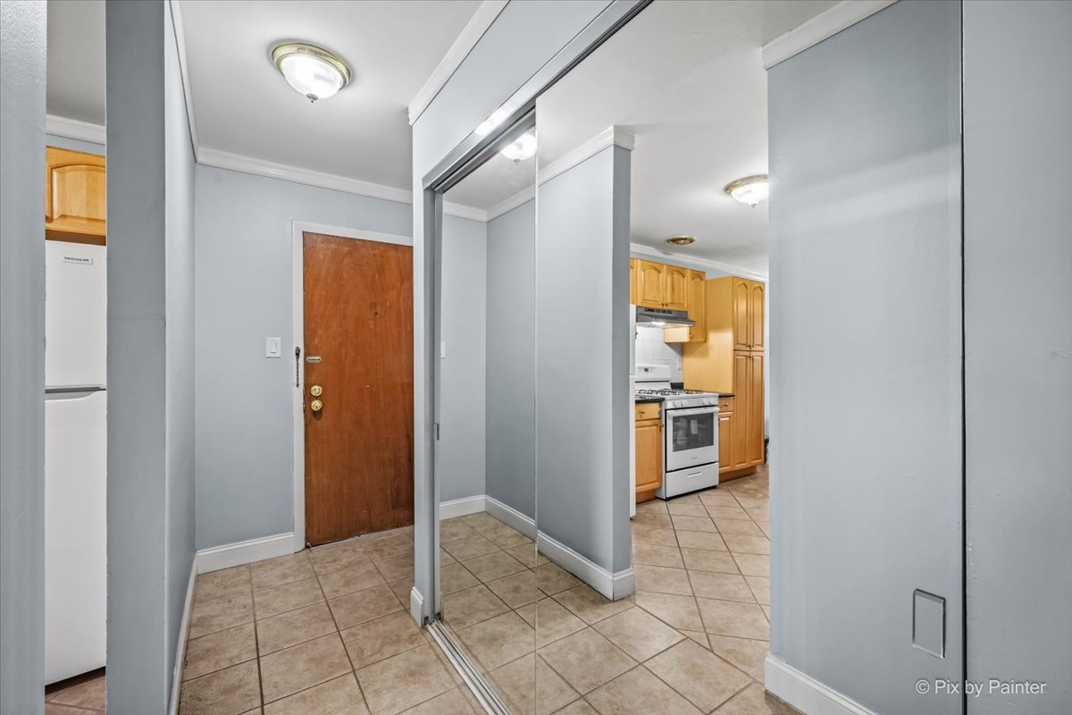 2632 N Windsor Drive 102 Property Photo 2