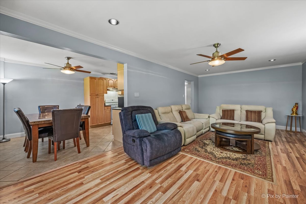 2632 N Windsor Drive 102 Property Photo 6