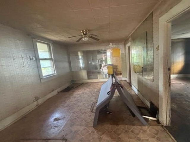 15807 Myrtle Avenue Property Photo 3