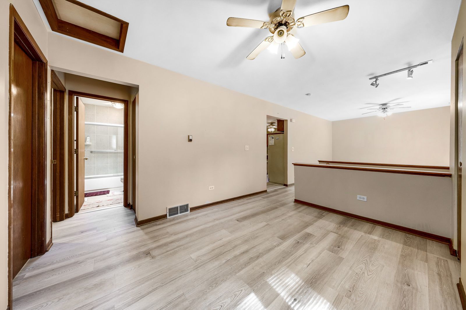 8910 Memory Trail Property Photo 4