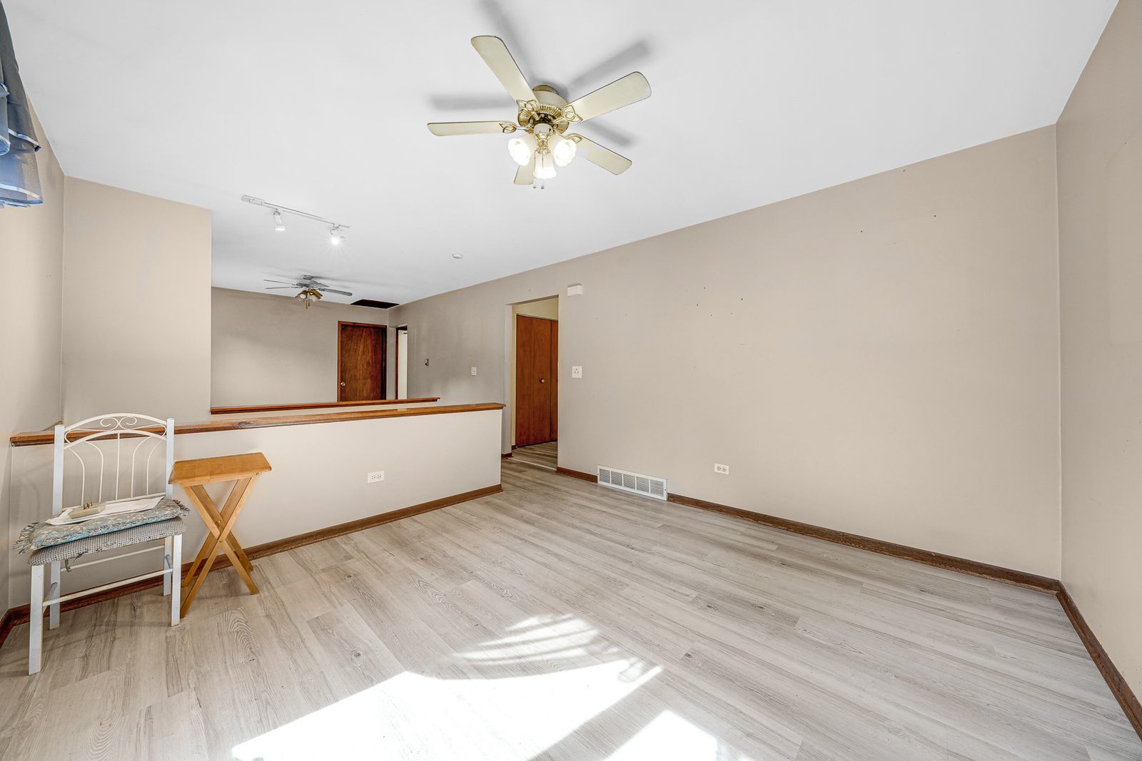 8910 Memory Trail Property Photo 6