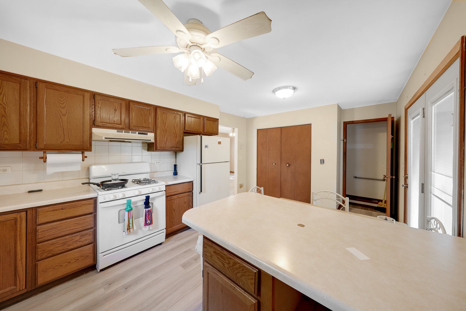 8910 Memory Trail Property Photo 11