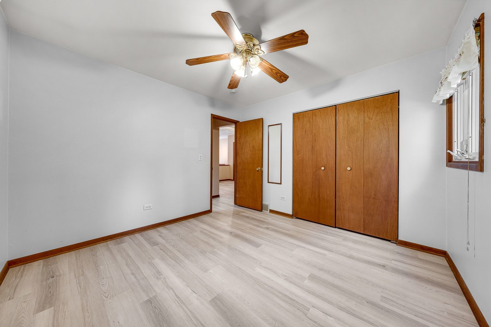 8910 Memory Trail Property Photo 12