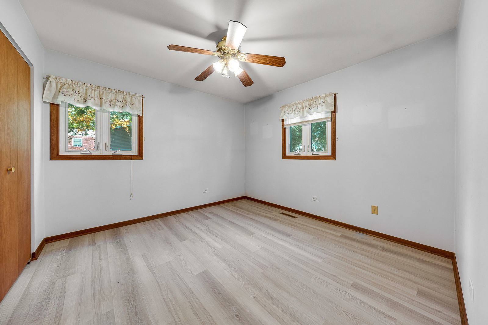 8910 Memory Trail Property Photo 13