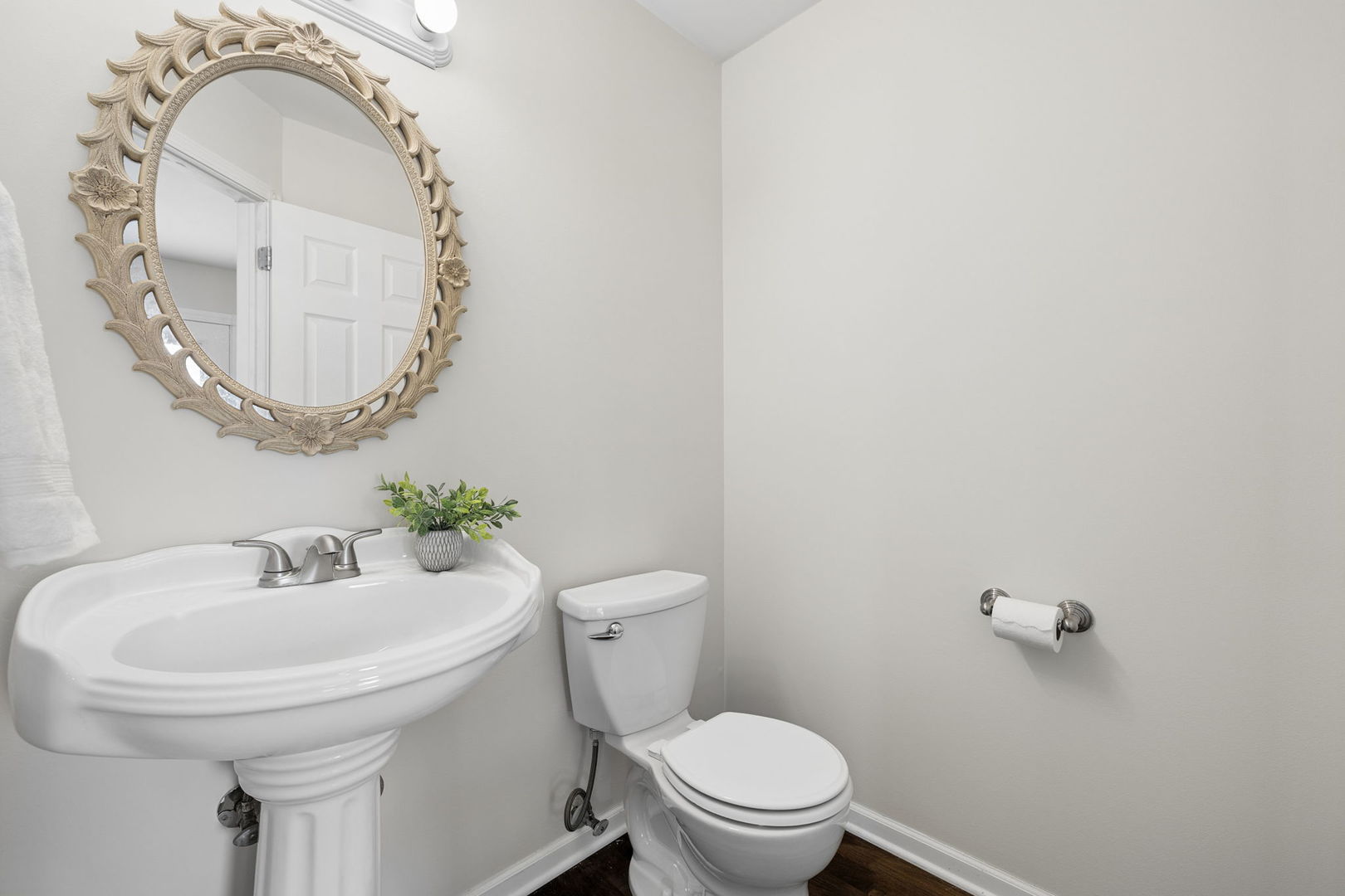 4320 Bronk Corner Property Photo 8