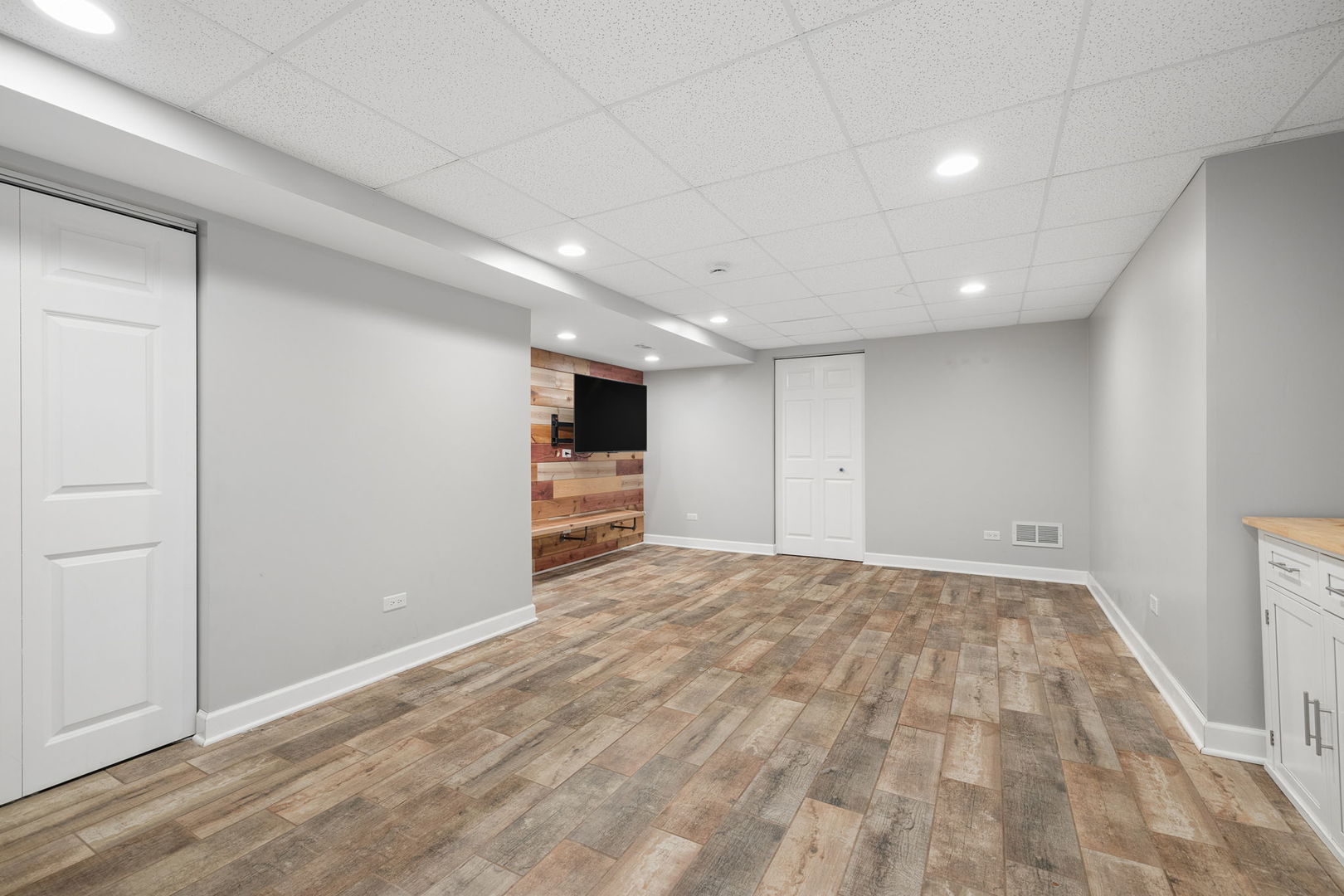 4320 Bronk Corner Property Photo 14