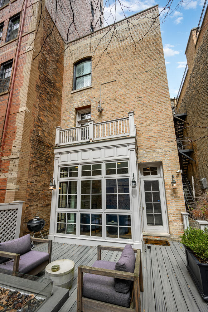 75 E Elm Street Property Photo 21