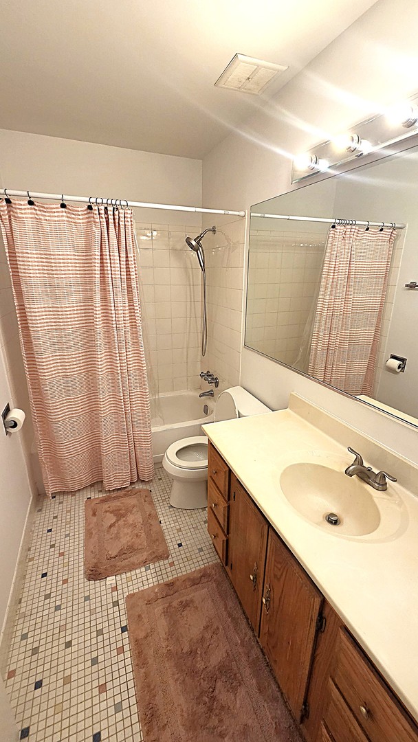 983 Crimson Court 307 Property Photo 6