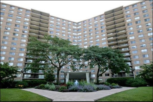 7033 N Kedzie Avenue 1707 Property Photo 1