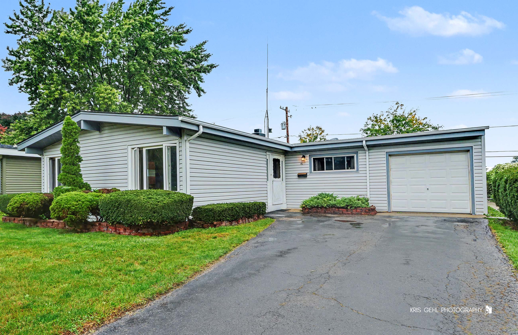 16 W Jeffery Avenue Property Photo 1