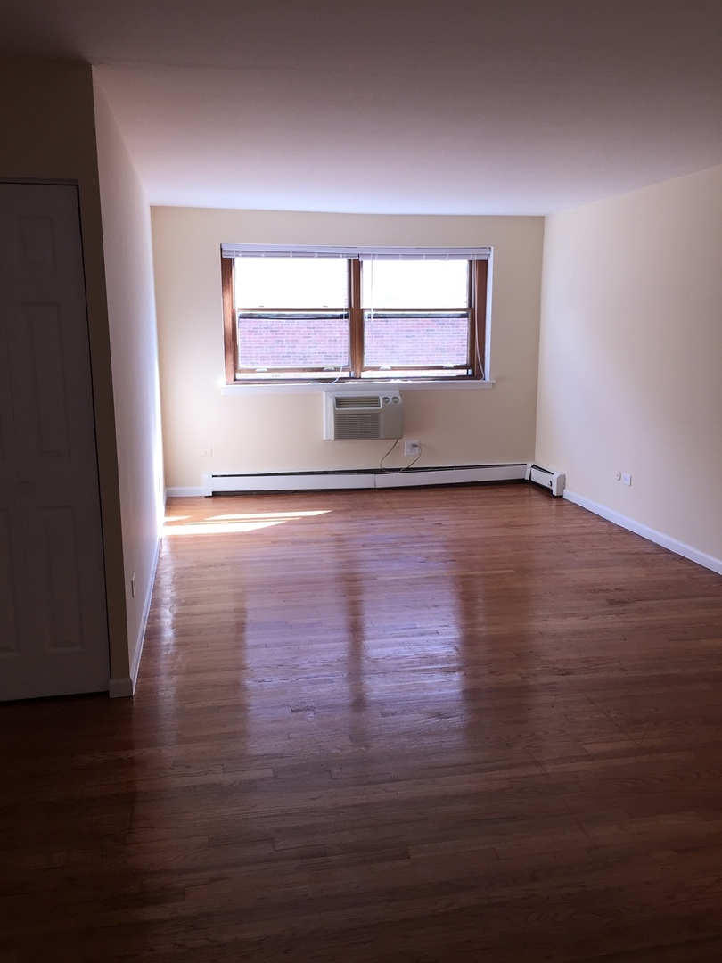 1025 W Hollywood Avenue 307 Property Photo 4