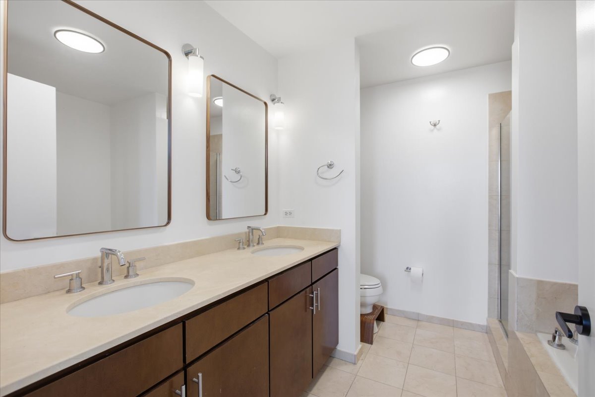 3920 N Sheridan Road 504 Property Photo 9