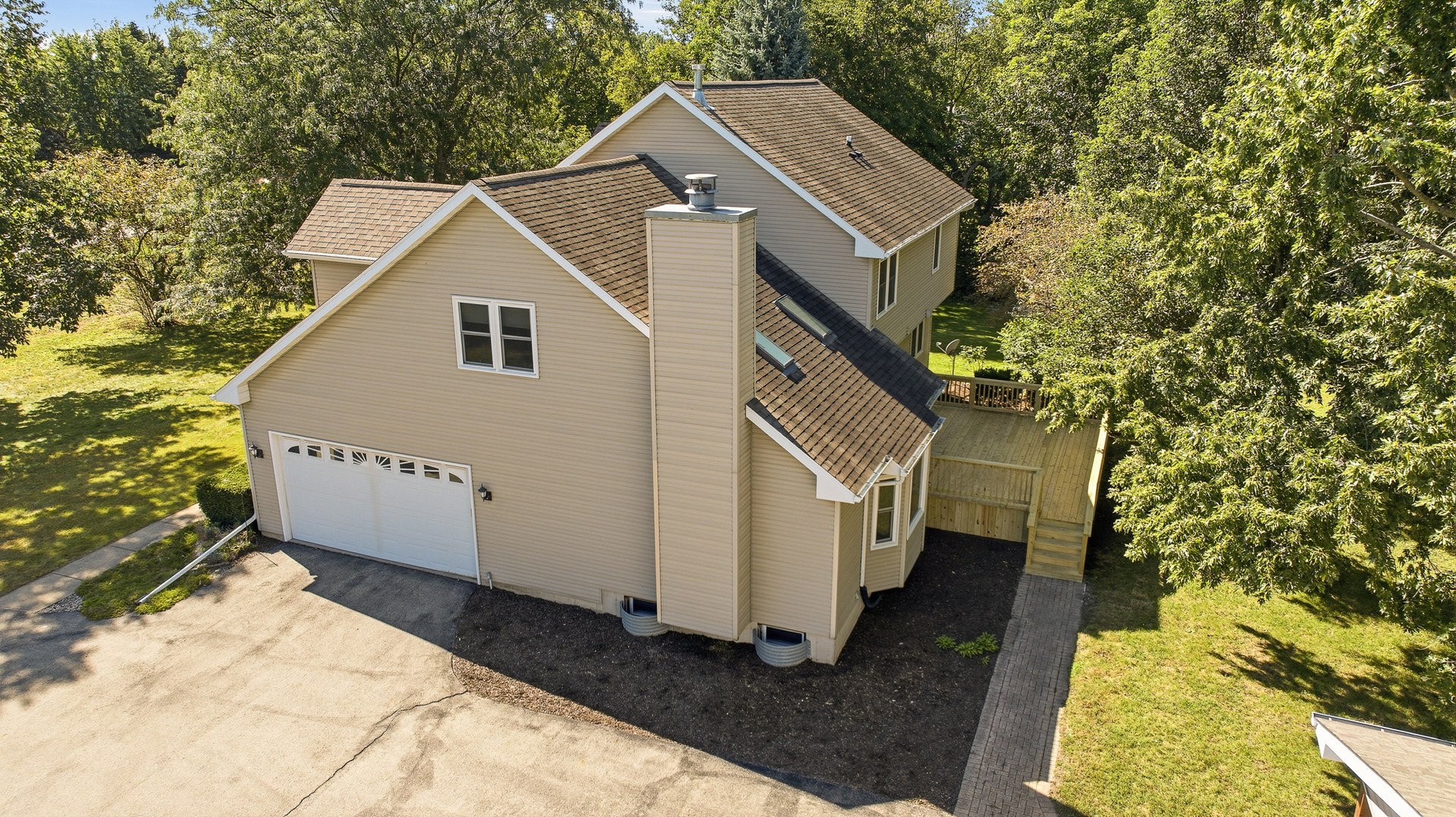 3429 Wolf Road Property Photo 6