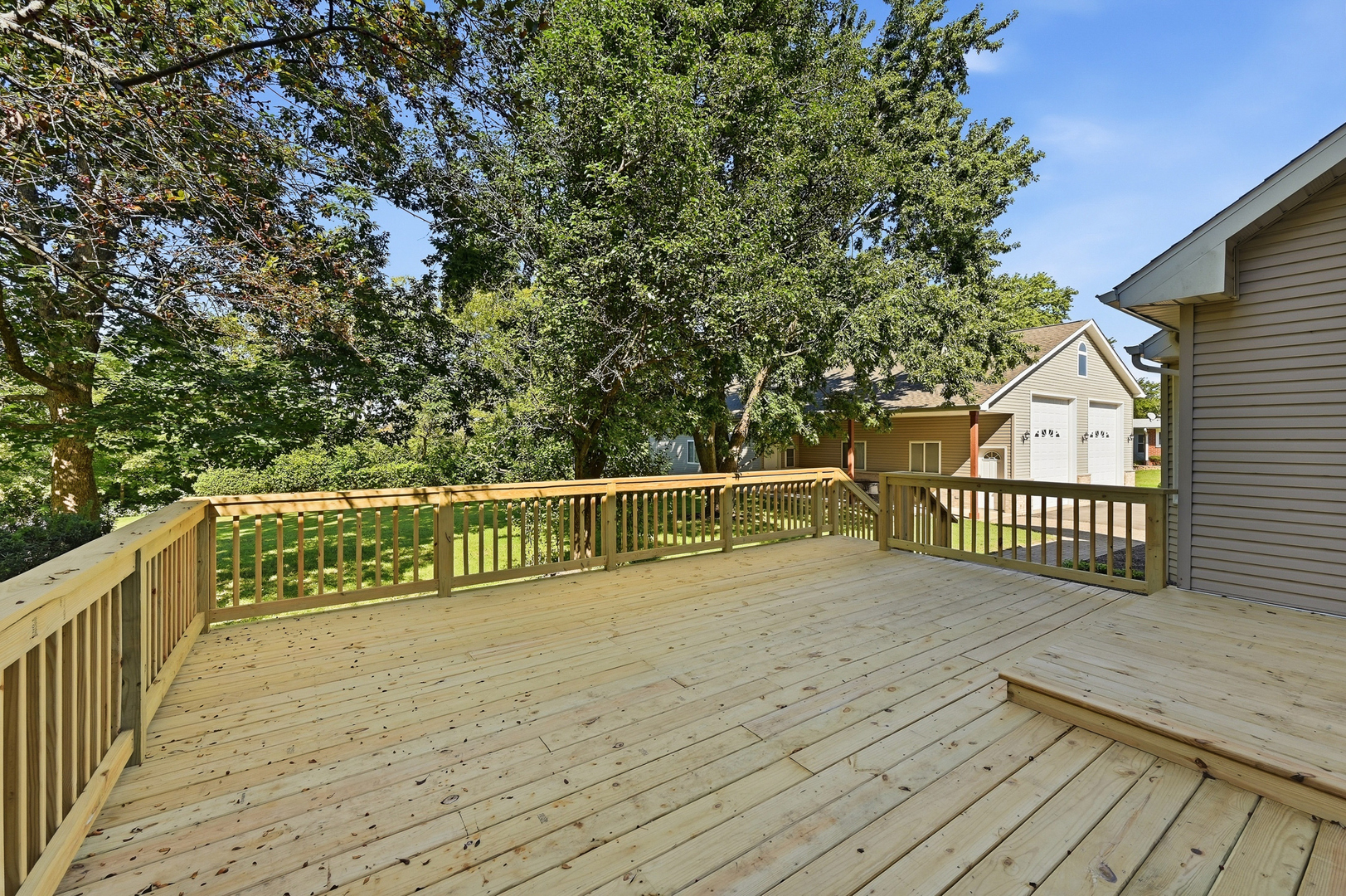 3429 Wolf Road Property Photo 14