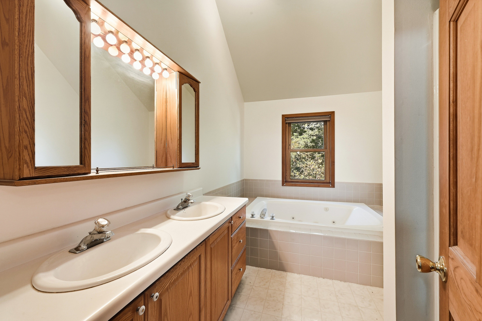 3429 Wolf Road Property Photo 33