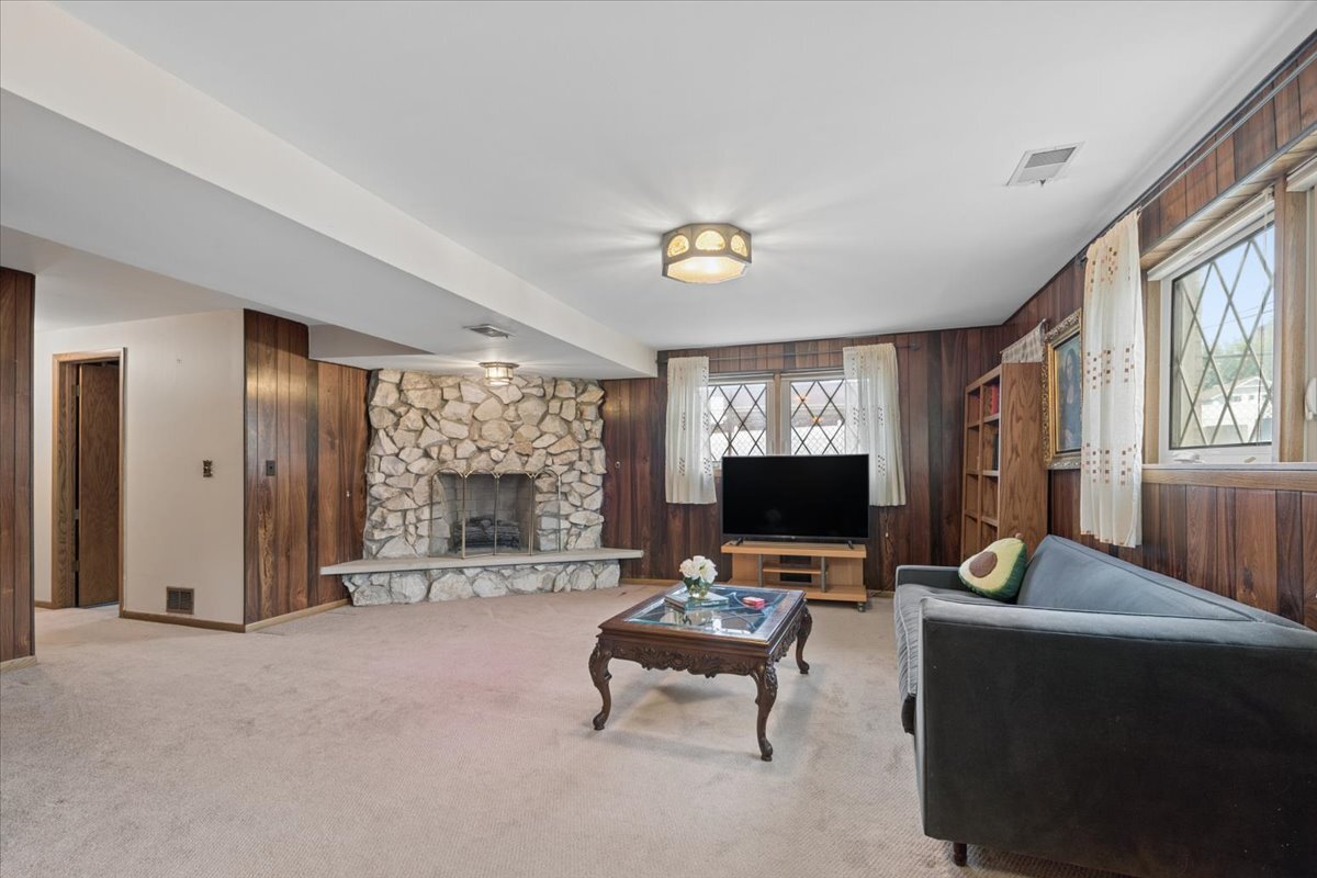 5800 N Octavia Avenue Property Photo 10