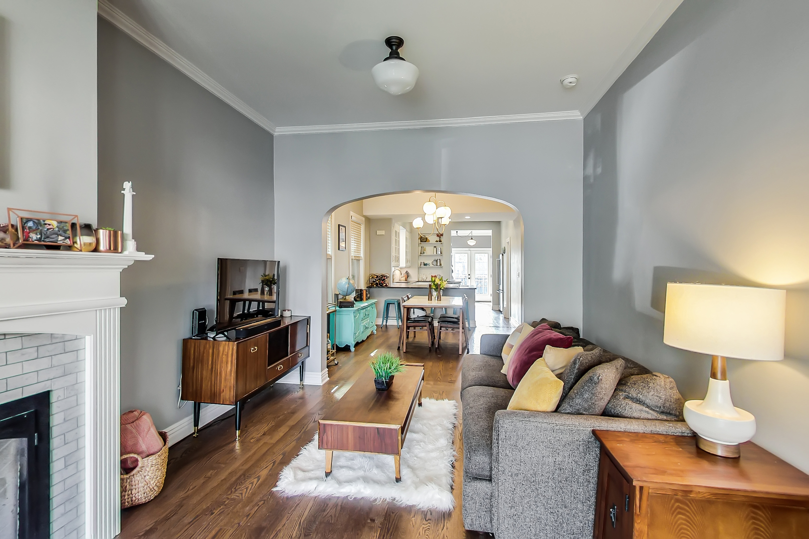 2052 N Whipple Street Property Photo 6